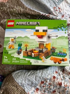 Lego Minecraft Chicken Farm Set - White, Yellow, Orange, Green